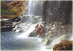 Wir hocken unter dem Wasserfall und lassen uns das Wasser ins Genick schieen