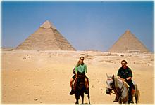 Zu Pferde bei den Pyramiden